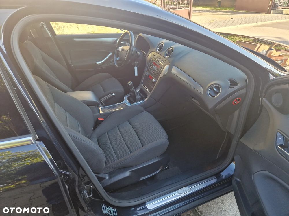 Ford Mondeo 2.0 FF Titanium - 16
