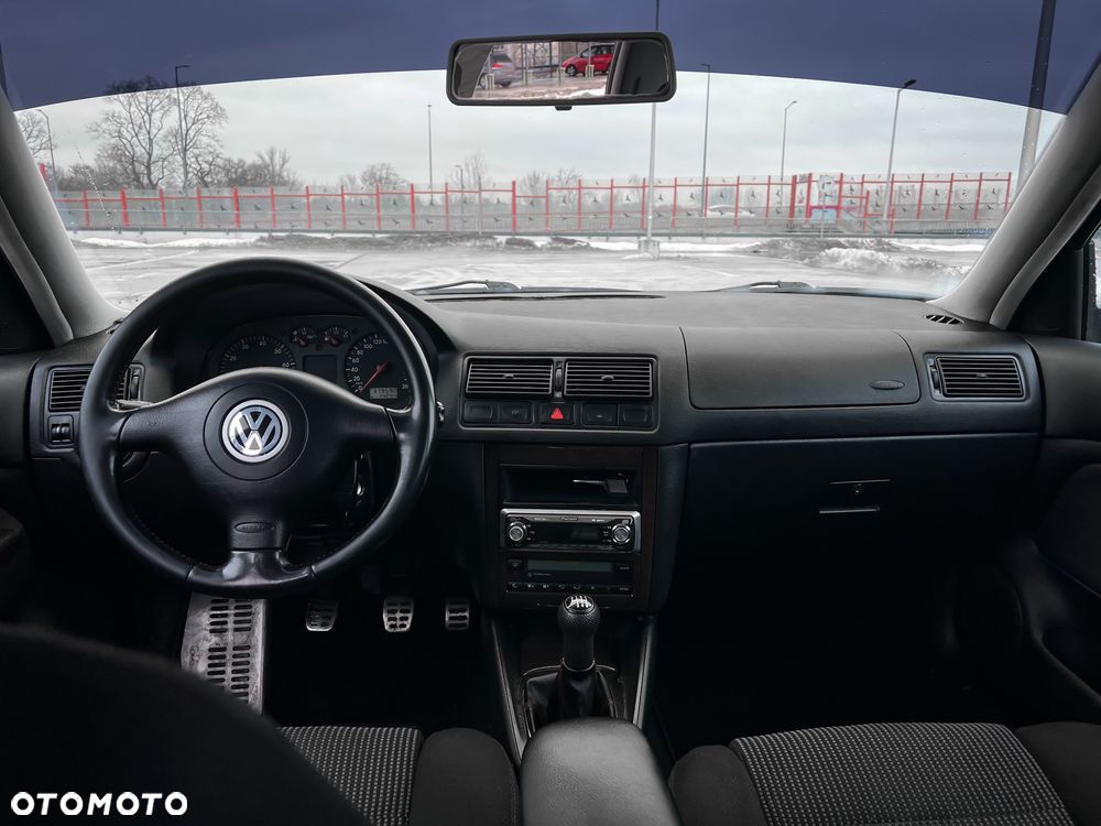 Volkswagen Golf - 23