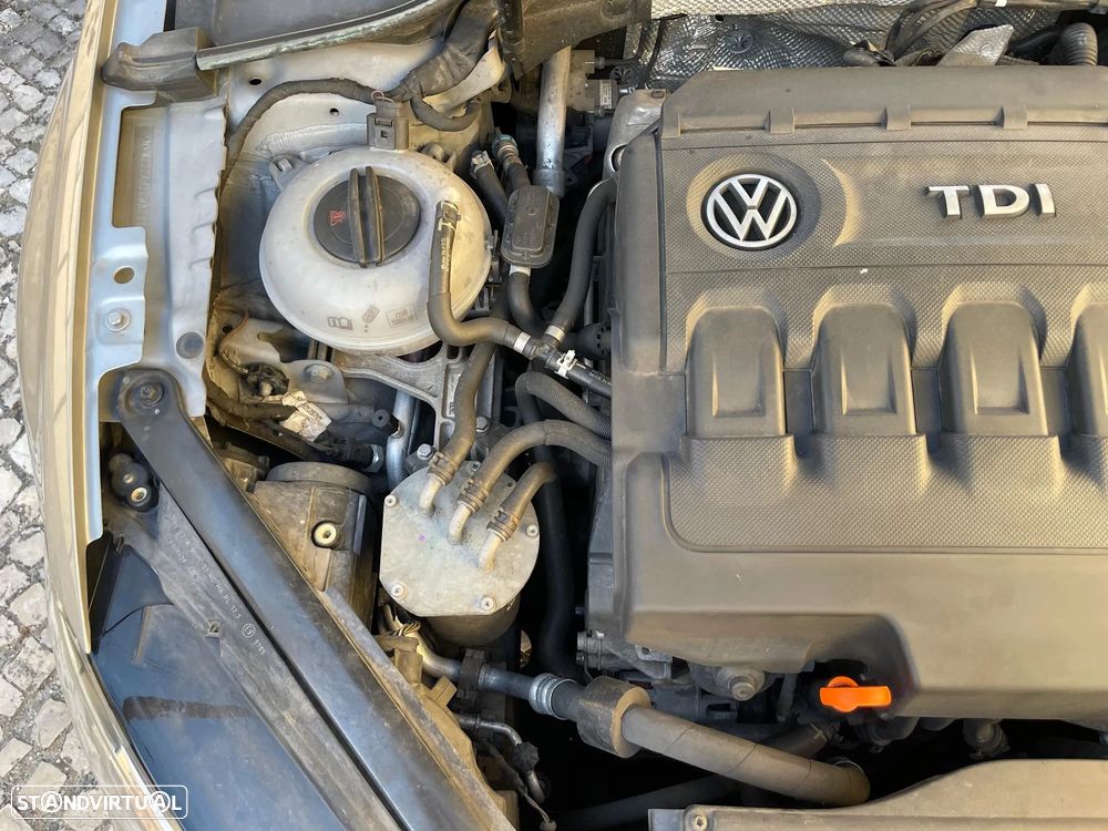 VW Golf 1.6 TDi Trendline BlueMotion - 3