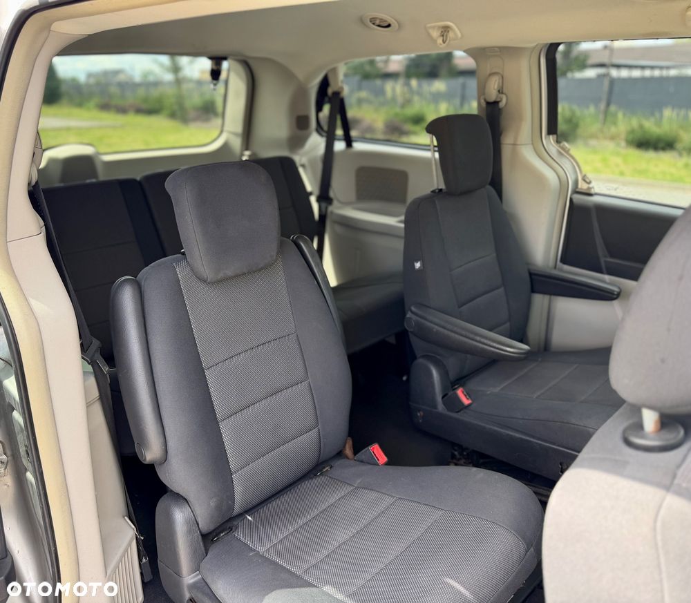 Chrysler Grand Voyager 2.8 CRD LX - 28