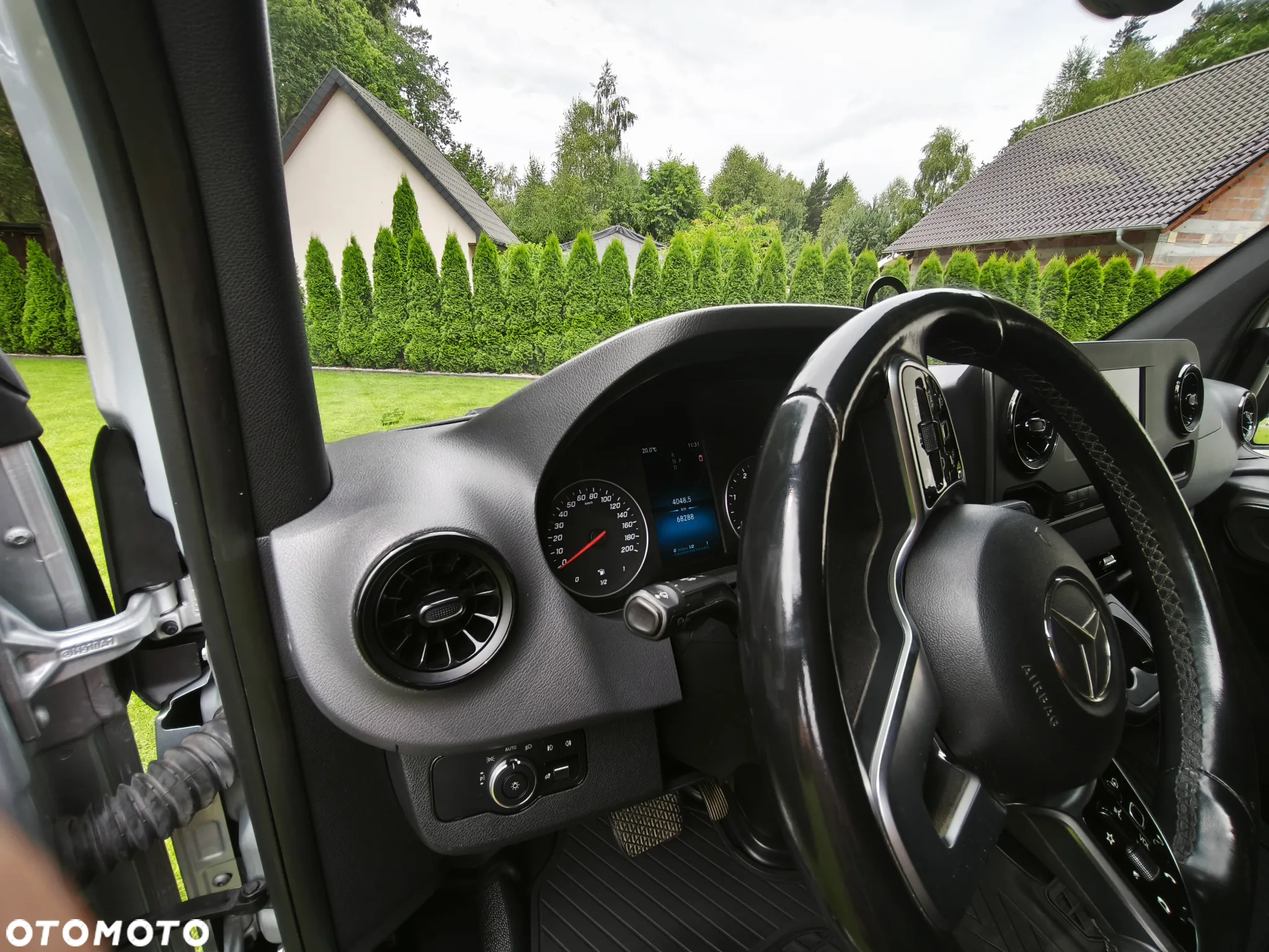 Mercedes-Benz Sprinter - 14