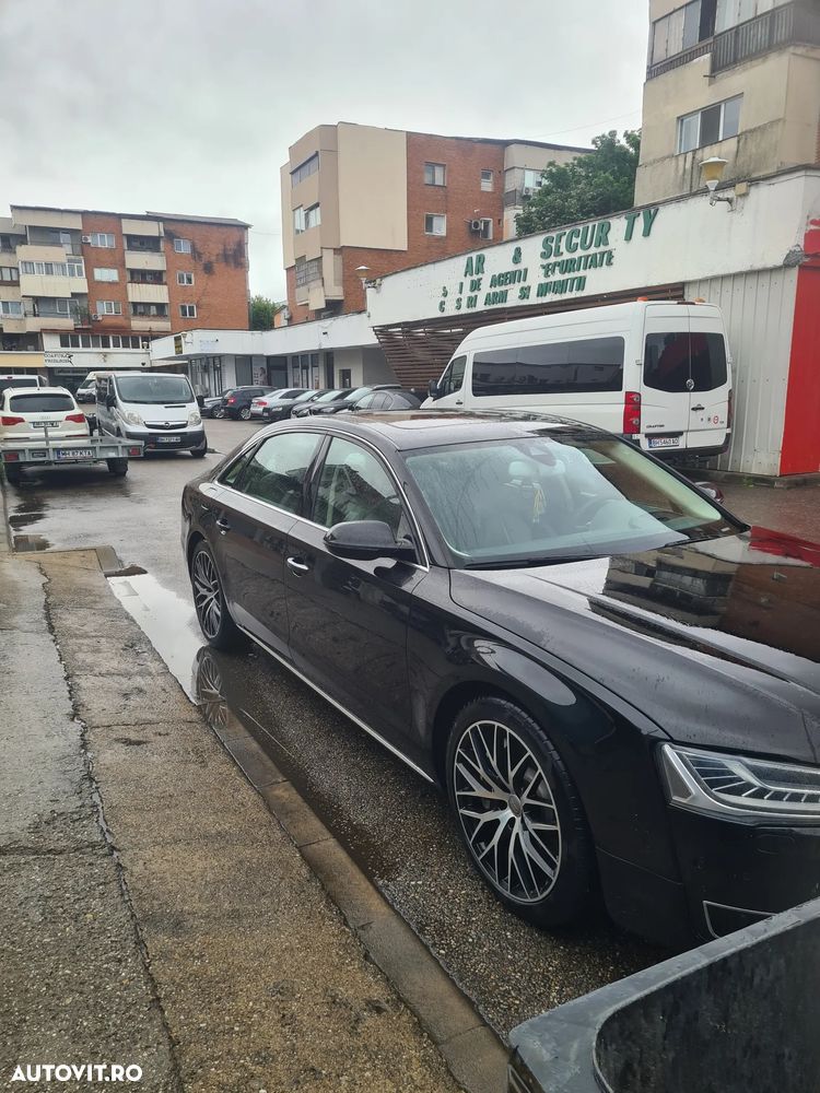 Audi A8 4.2 TDI DPF (clean diesel) quattro tiptronic Lang - 2