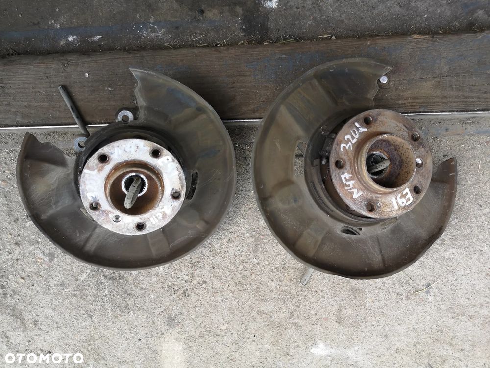 ZWROTNICA PIASTA TYŁ TYLNA LEWA PRAWA BMW E90 E91 E92 E93 E81 E82 E87 E88 CZUJNIK ABS - 1