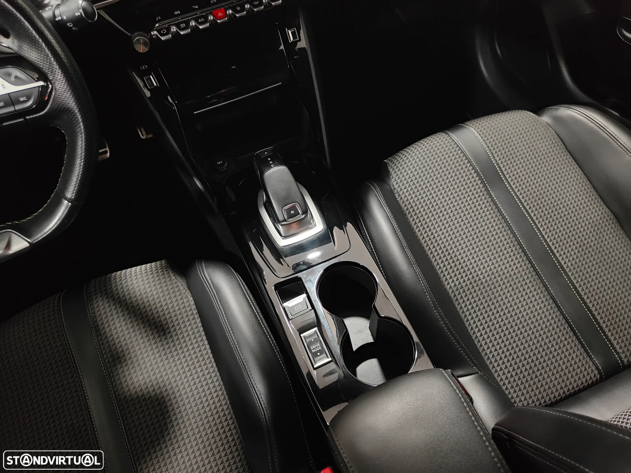 Peugeot 208 1.2 PureTech GT Line EAT8 - 40