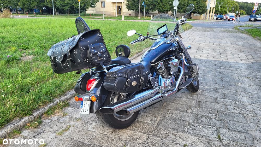 Suzuki Intruder - 3