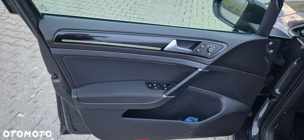 Volkswagen Golf - 9