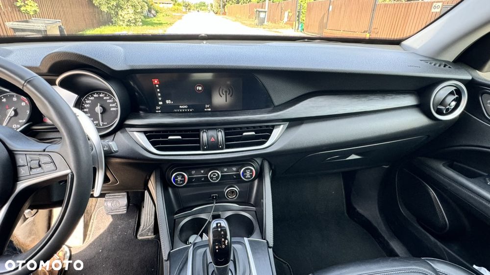 Alfa Romeo Stelvio 2.0 Turbo B-Tech Edition Q4 - 11