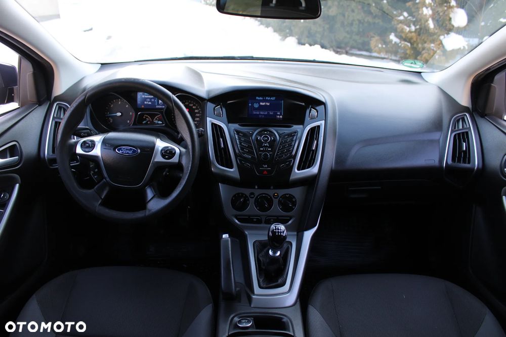 Ford Focus SW - 13