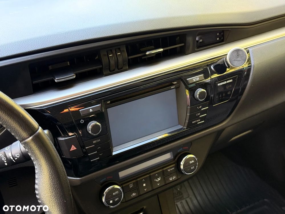 Toyota Corolla 1.6 Premium - 17