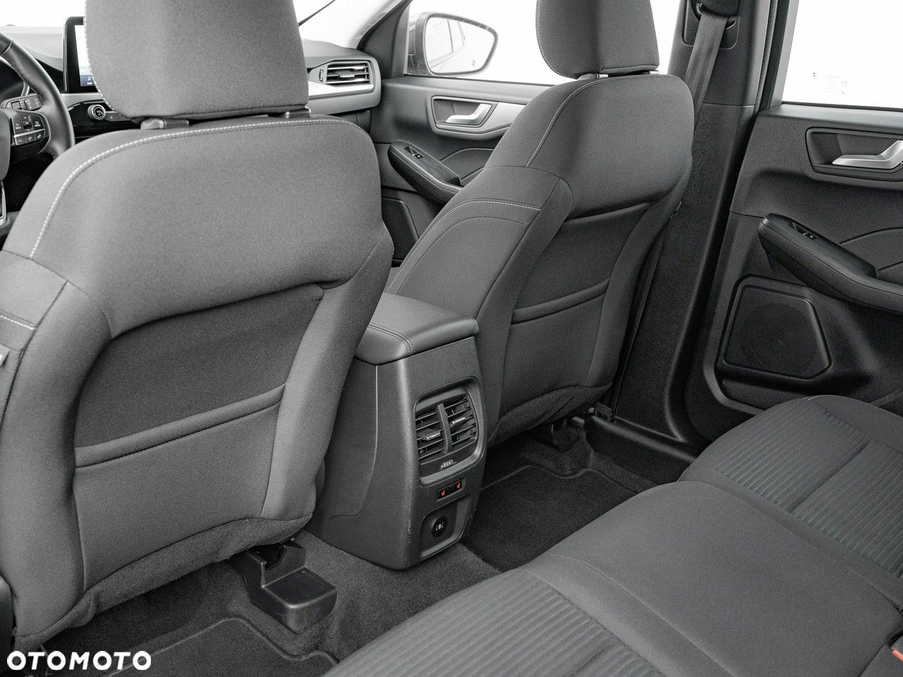Ford Kuga 1.5 EcoBoost FWD Titanium - 24