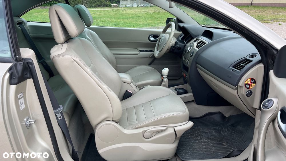 Renault Megane 2.0 16V Dynamique - 12