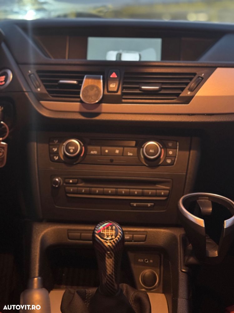 BMW X1 sDrive20d - 11