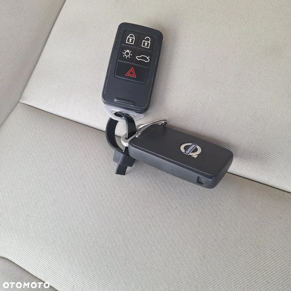 Volvo XC 60 D4 Drive-E Momentum - 3