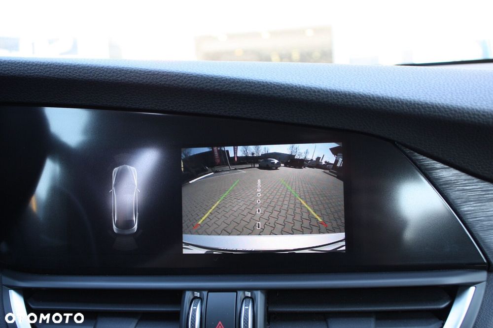 Alfa Romeo Giulia - 31