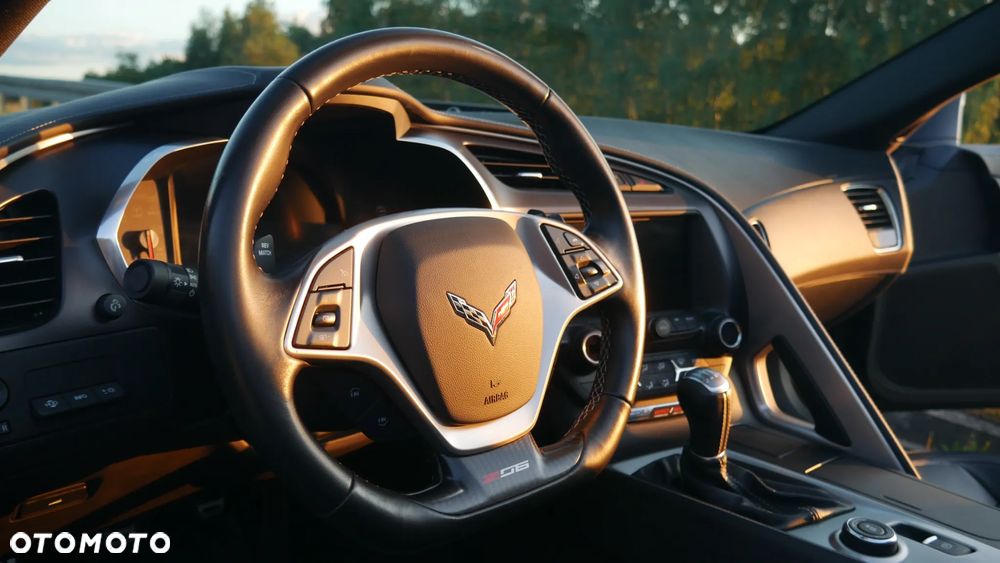 Chevrolet Corvette - 27