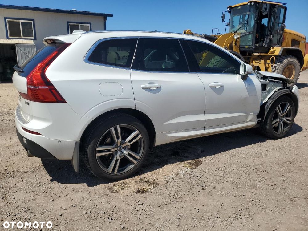 Volvo XC 60 T5 AWD Geartronic Momentum - 3