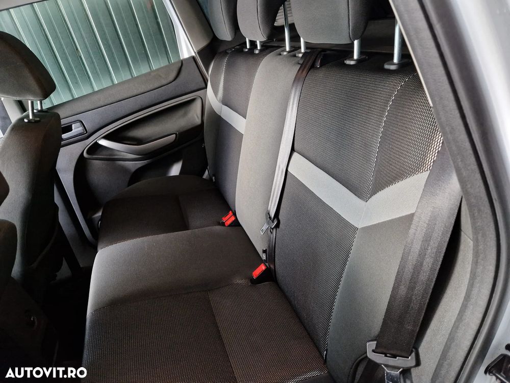Ford Kuga 2.0 TDCi 2x4 Titanium - 11