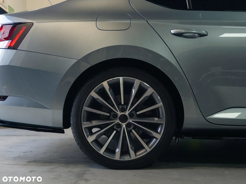 Skoda Superb 2.0 TSI 4x4 L&K DSG - 11