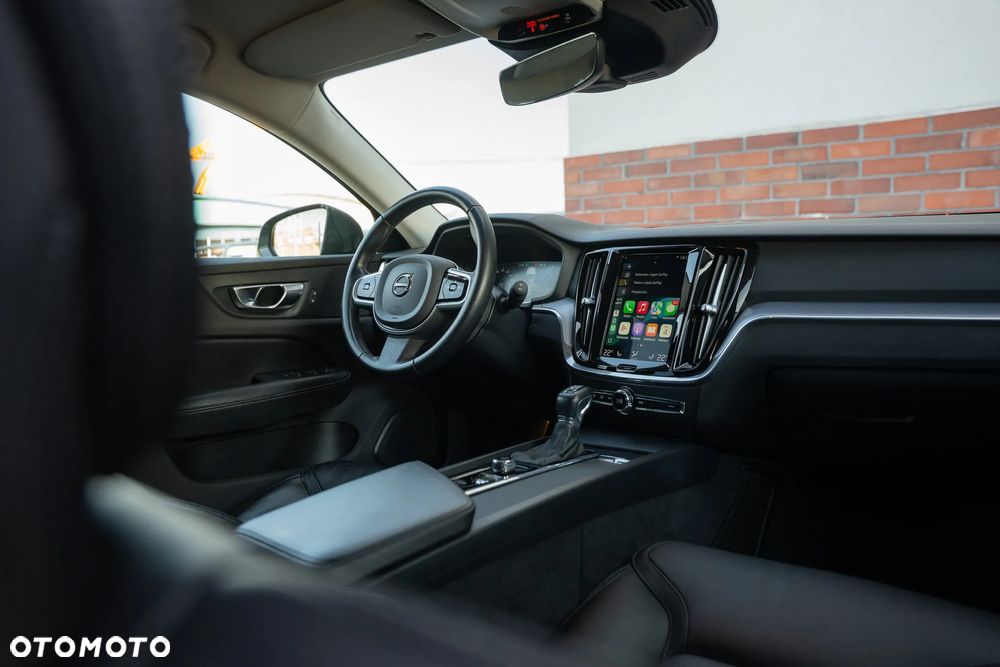 Volvo V60 Cross Country D4 AWD Geartronic Pro - 28