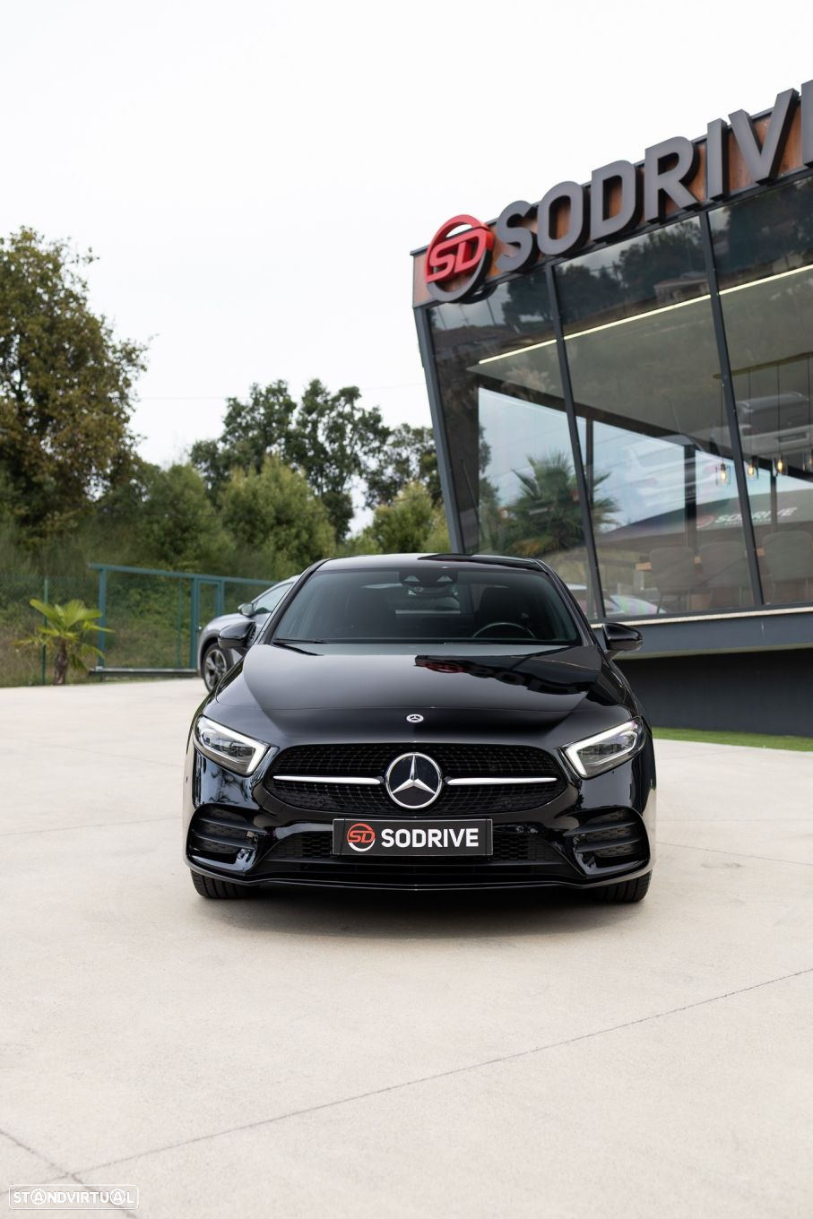 Mercedes-Benz A 250 Limousine e AMG Line - 17
