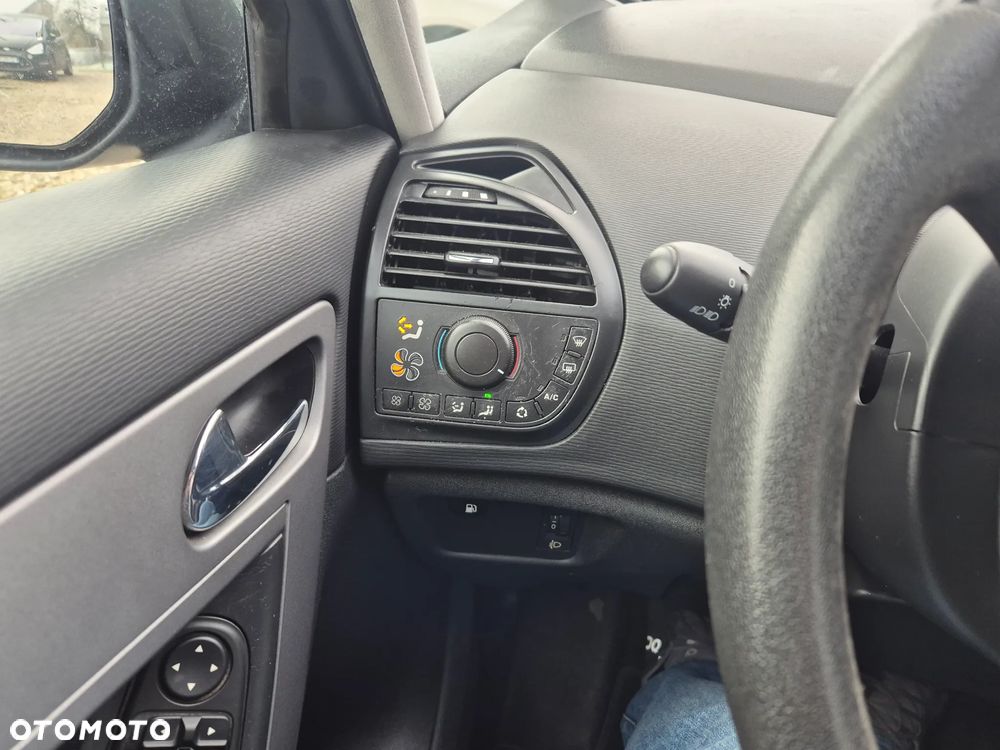 Citroën C4 Picasso 1.6 HDi FAP Style - 9