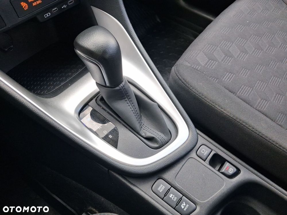 Toyota Yaris - 25