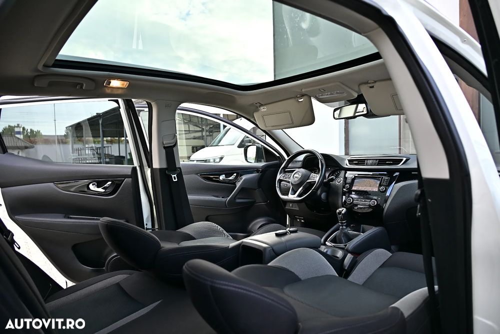 Nissan Qashqai 1.7 dCi TEKNA - 10