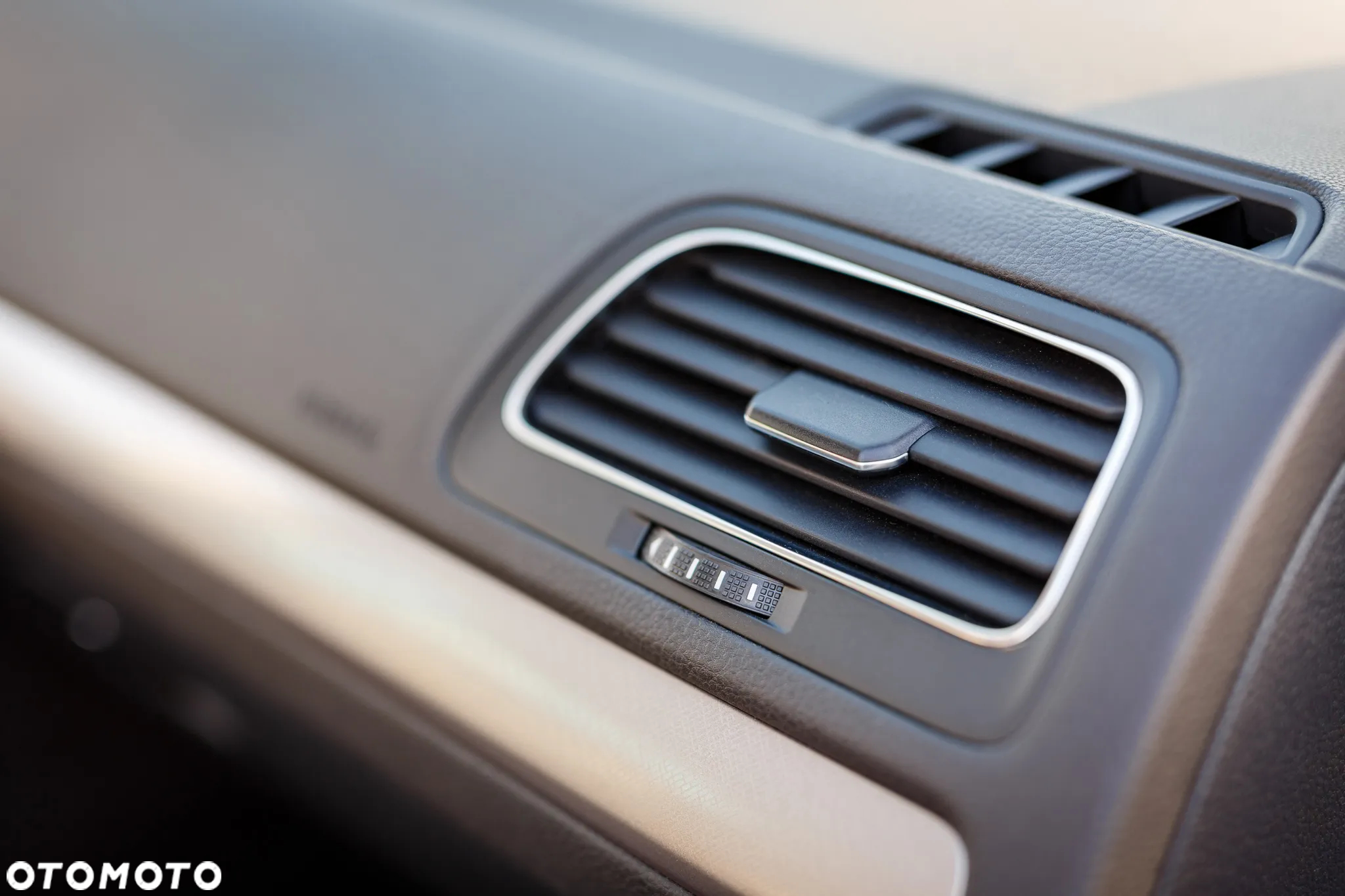 Volkswagen Golf e-Golf - 38