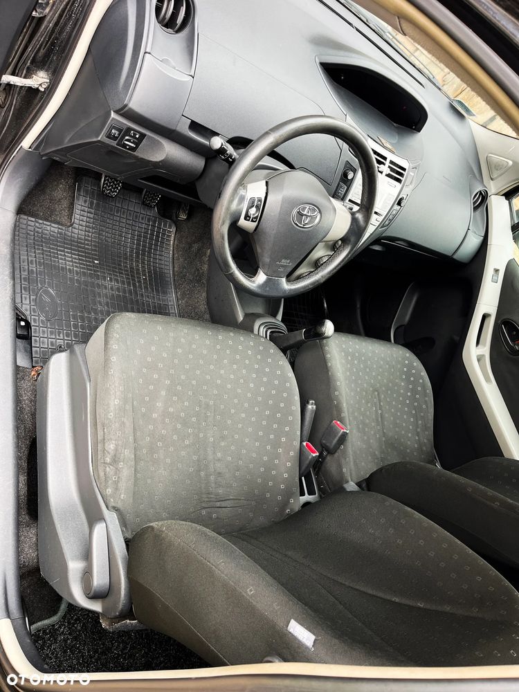 Toyota Yaris 1.3 Luna - 8