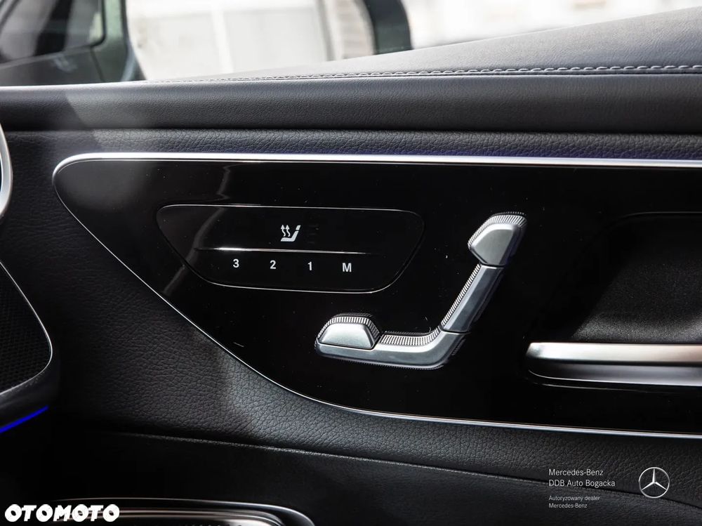 Mercedes-Benz GLC 300 e 4-Matic AMG Line - 11