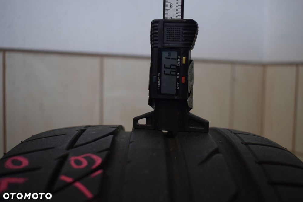 R19 235/40 Bridgestone Potenza S001 pojedyncza - 3