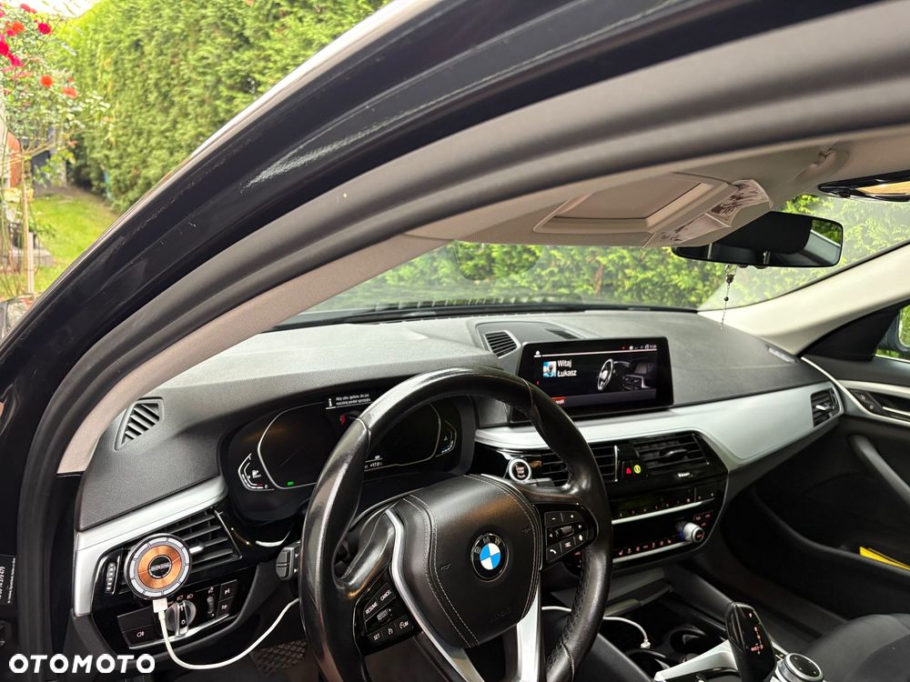 BMW Seria 5 520d mHEV - 13