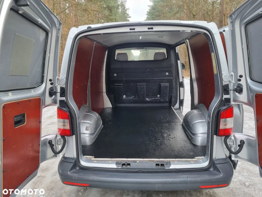 Volkswagen Transporter - 28