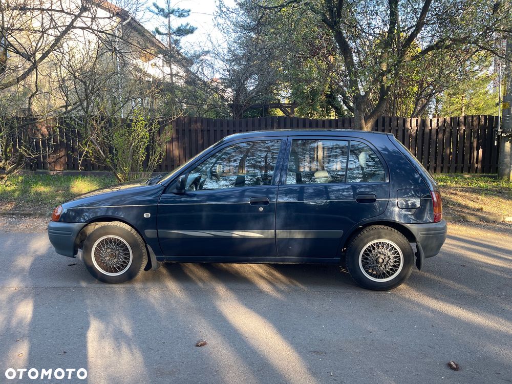 Toyota Starlet 1.4 XLi - 2