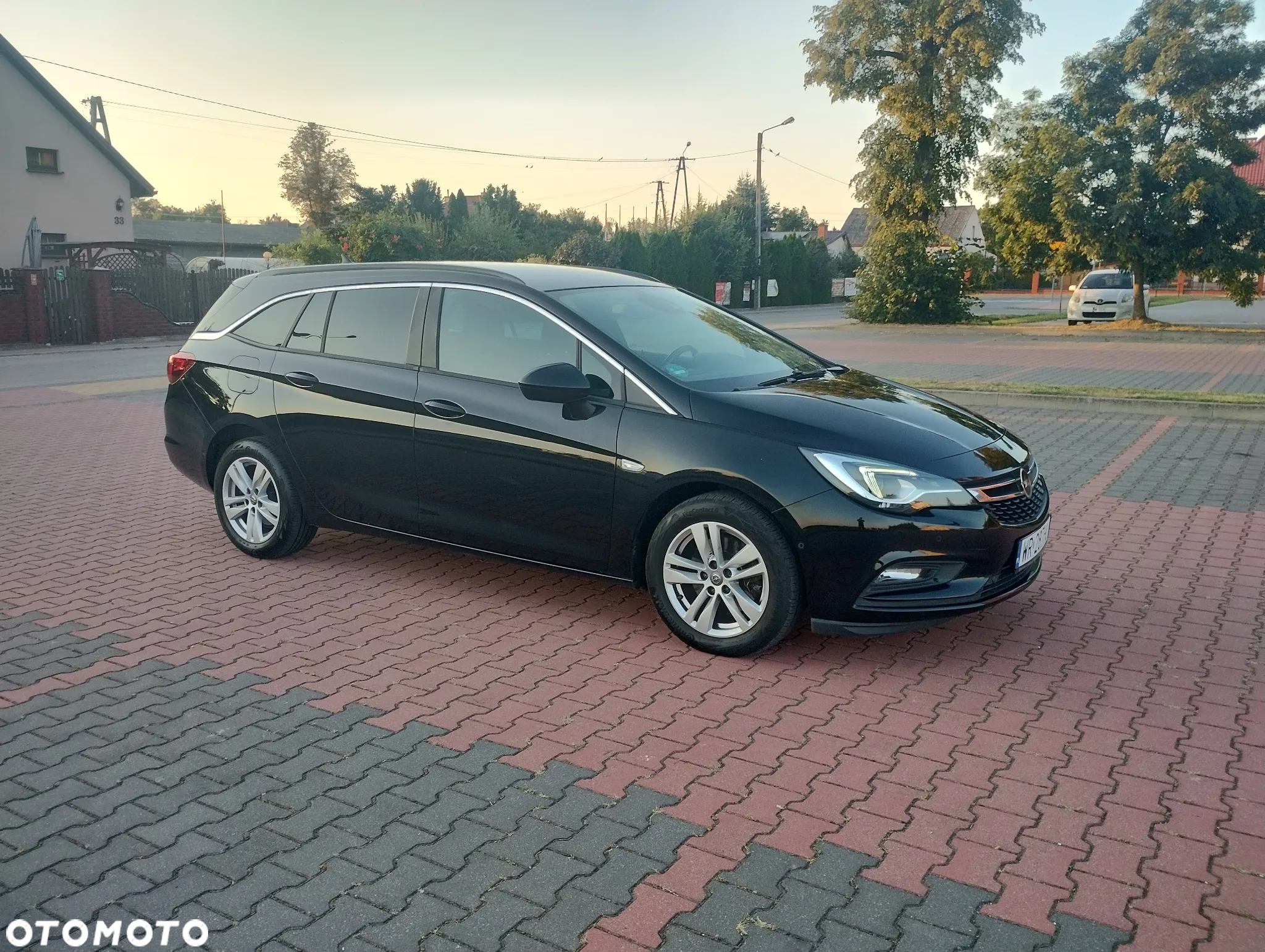 Opel Astra 1.6 D Automatik Sports Tourer Ultimate - 11