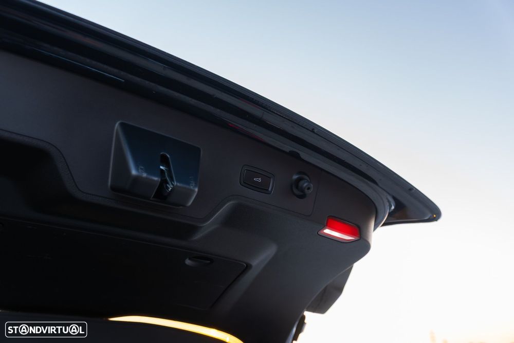 Porsche Panamera Sport Turismo 4 E-Hybrid - 10