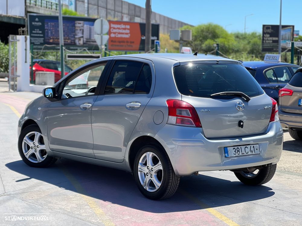 Toyota Yaris 1.4 D-4D Sol - 2