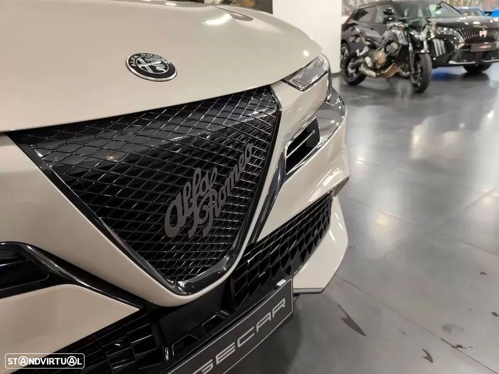 Alfa Romeo Junior Elletrica 50 kWh Launch Edition - 13