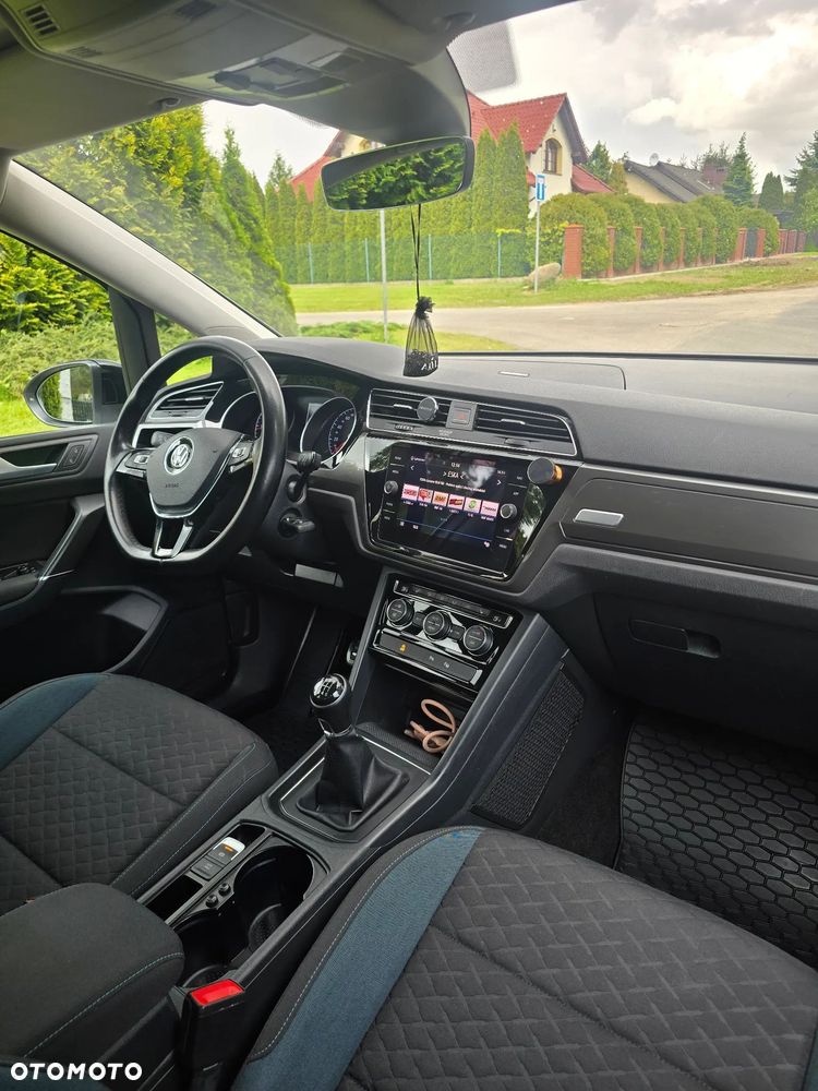 Volkswagen Touran 1.6 TDI SCR IQ.DRIVE - 10