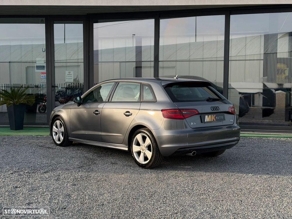 Audi A3 Sportback 1.6 TDI (clean diesel) S tronic Attraction - 5