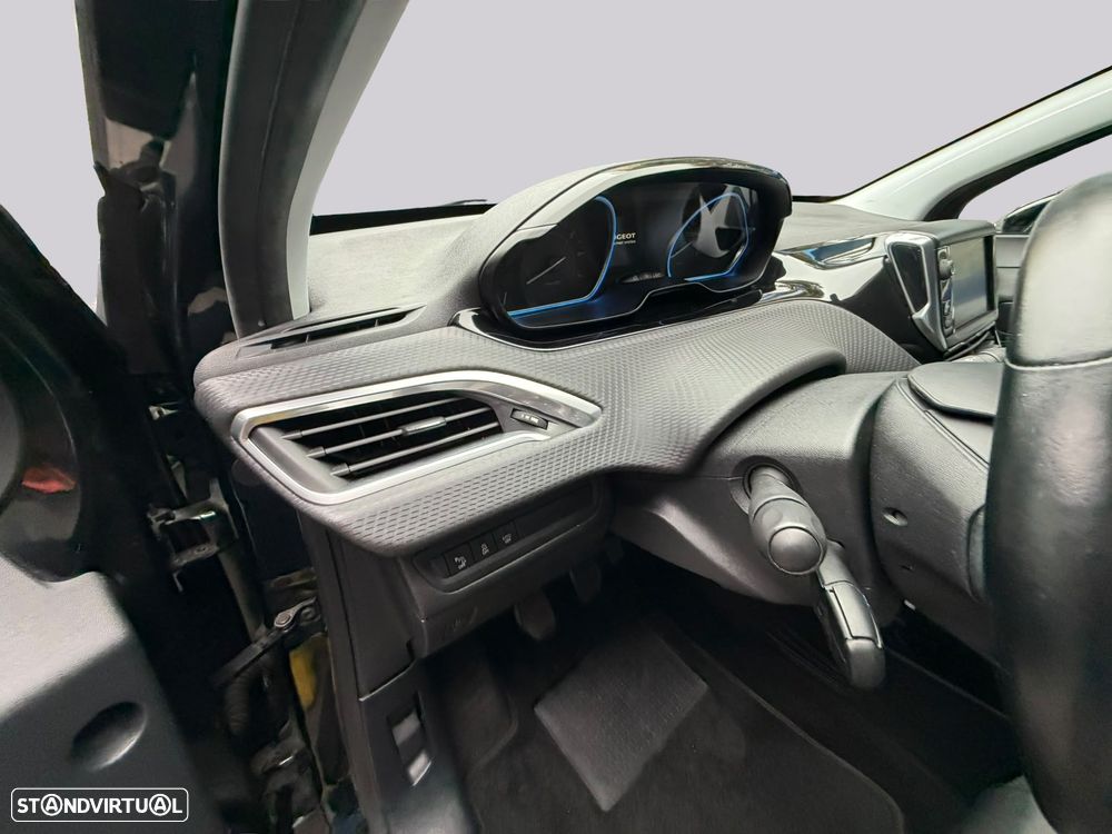 Peugeot 2008 1.2 PureTech Allure - 11