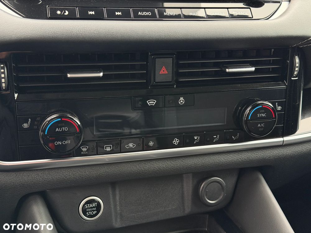 Nissan Qashqai 1.3 DIG-T mHEV N-Connecta Xtronic - 19