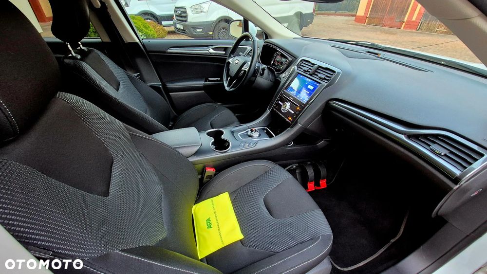 Ford Mondeo 2.0 EcoBlue Titanium - 24