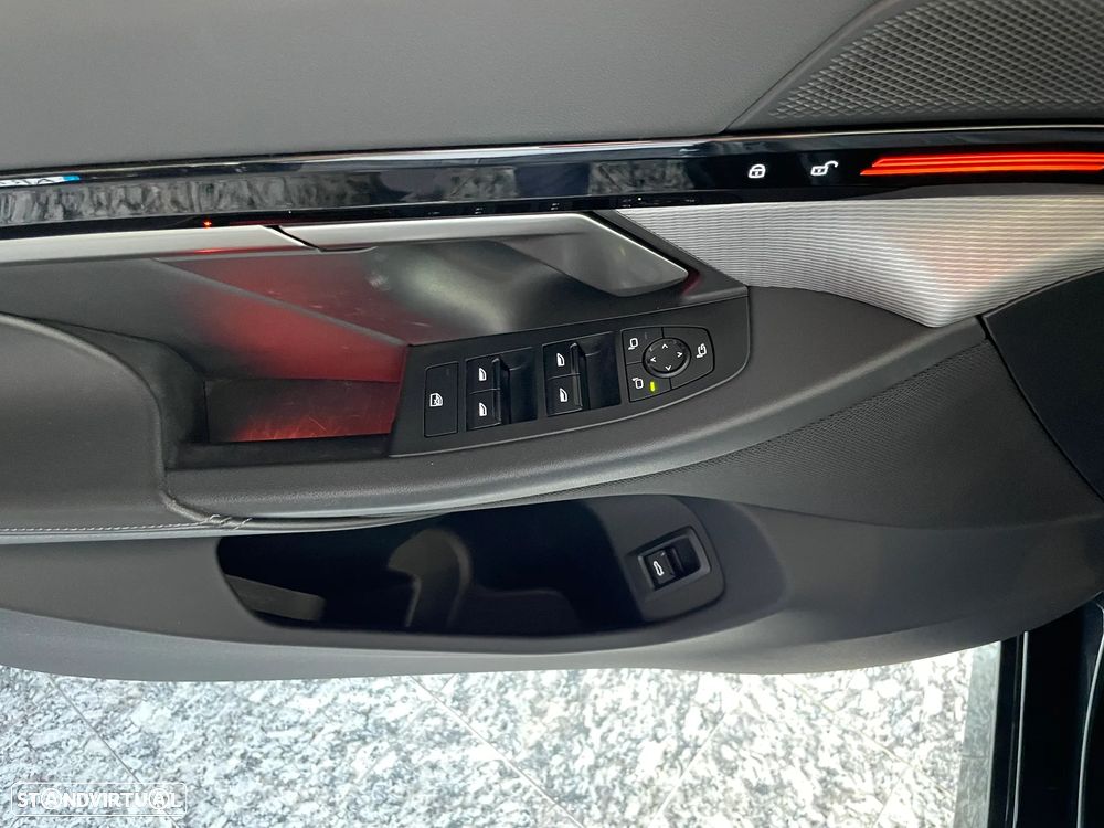 BMW 520 d Pack Desportivo M - 28