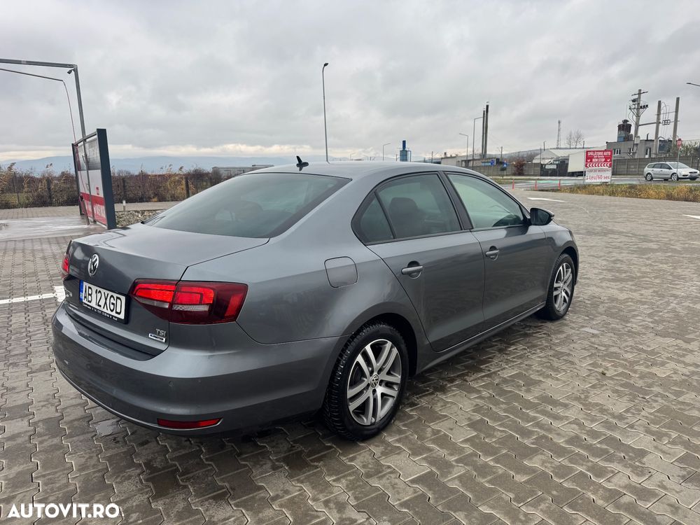 Volkswagen Jetta 1.2 TSI Comfortline - 10