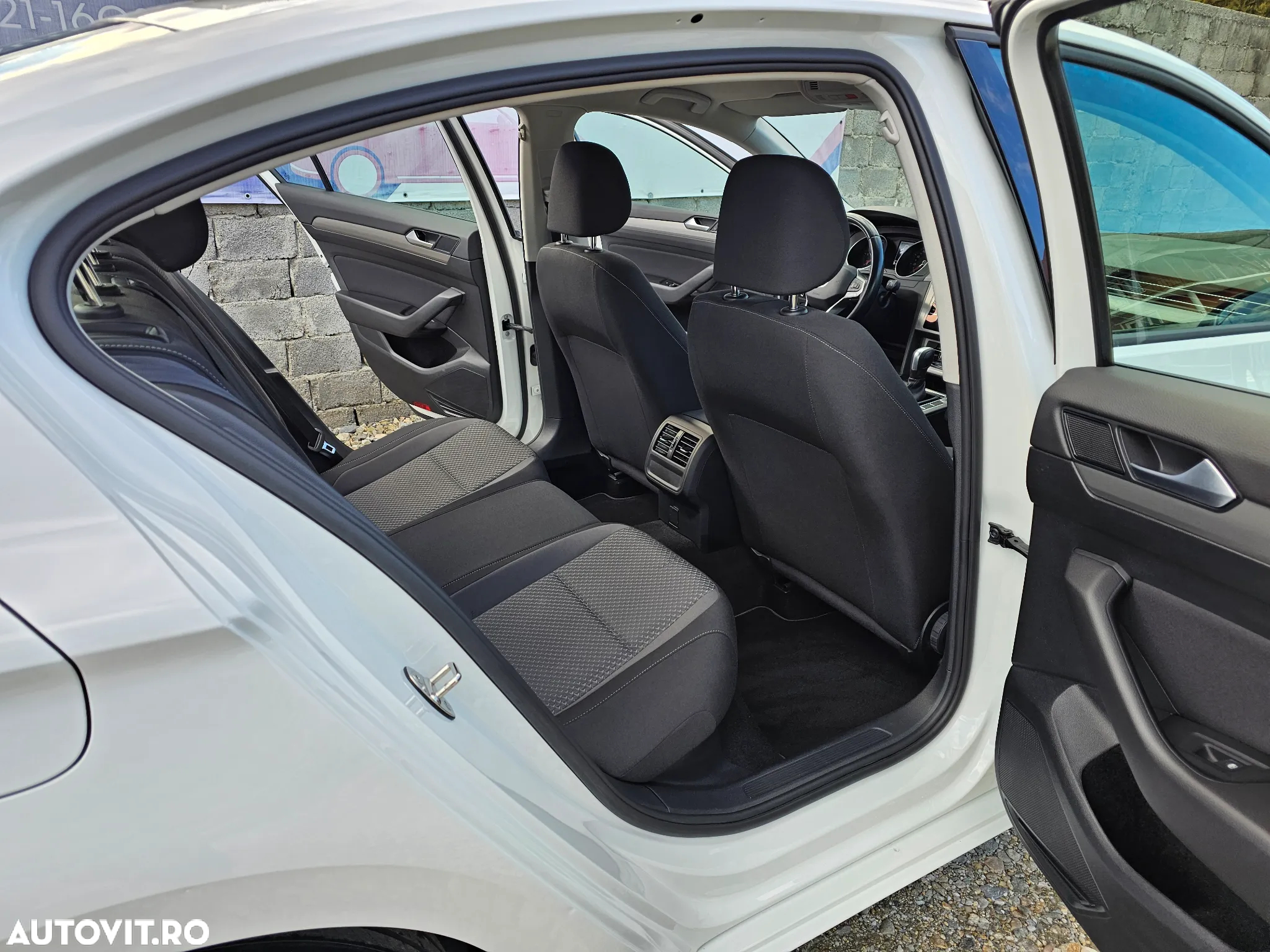 Volkswagen Passat 2.0 TDI SCR DSG - 30