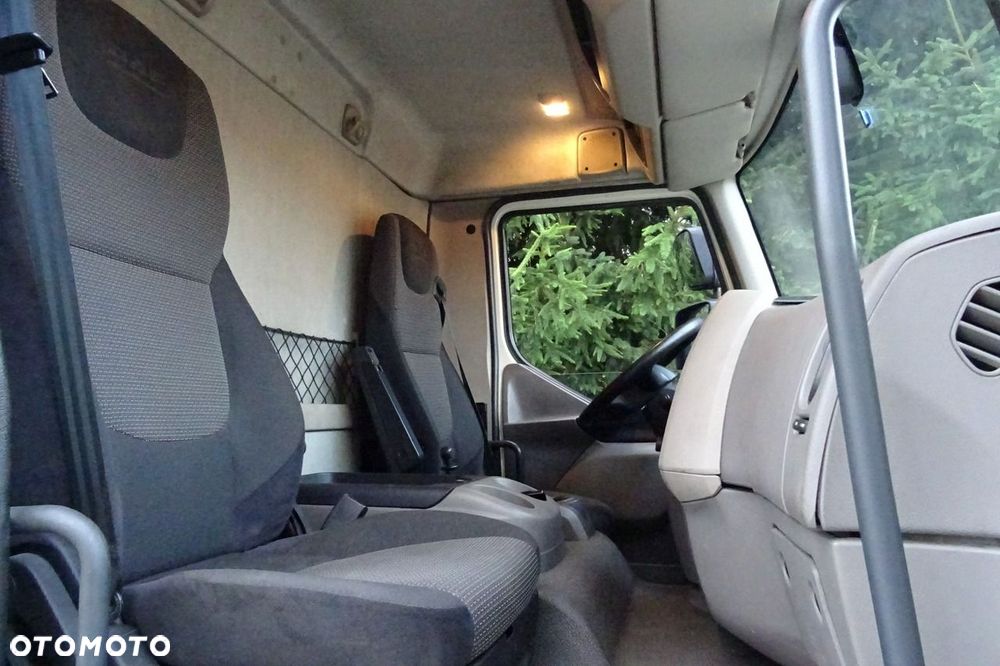 DAF LF 220 Euro 6 kontener 18p winda sprowadzony książka - 37