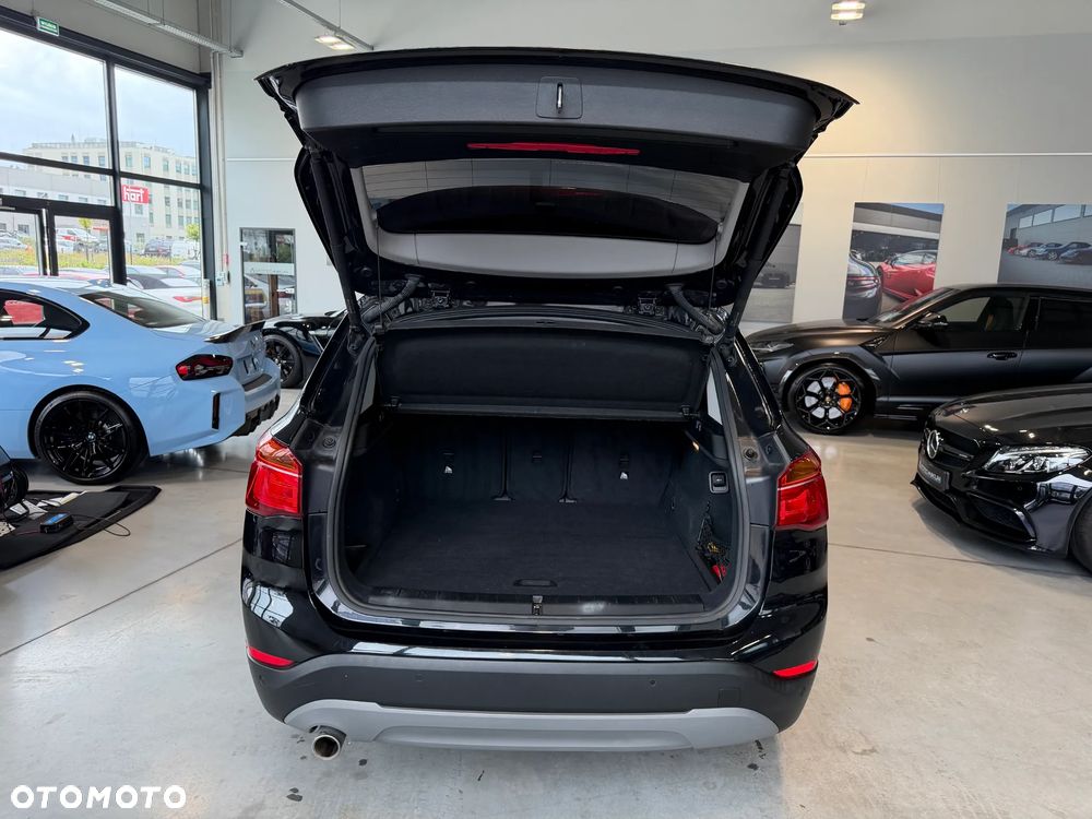 BMW X1 sDrive18i GPF - 22