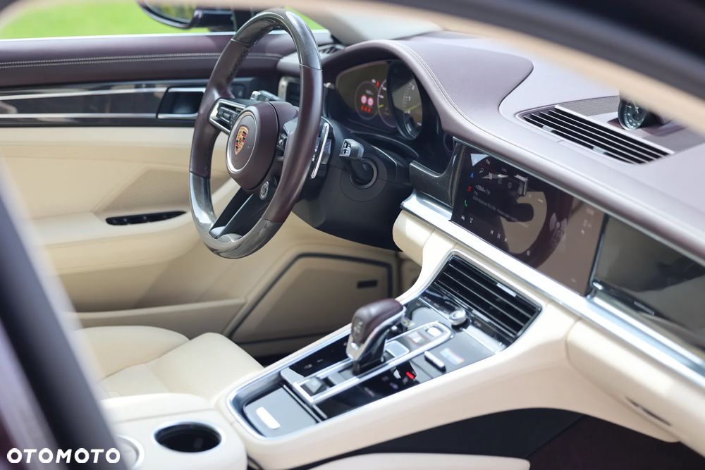 Porsche Panamera 4 Platinum Edition - 11
