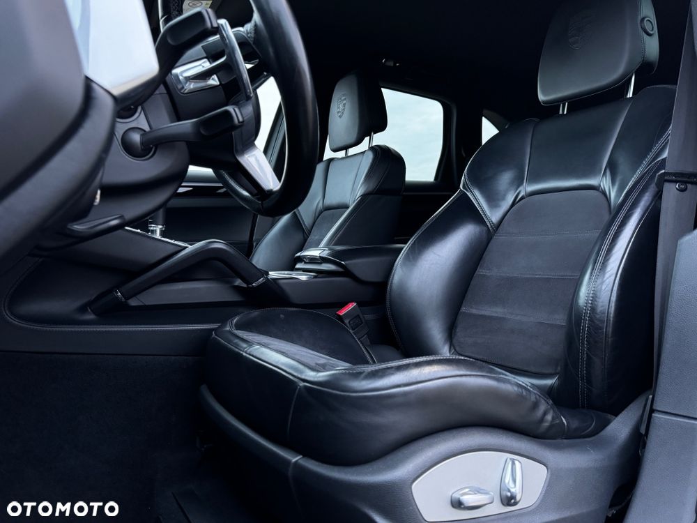 Porsche Cayenne - 16